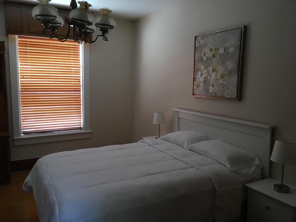 Hotel Burgess Reedley Esterno foto